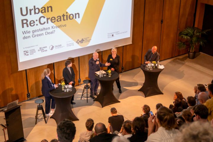 Podiumsteilnehmer*innen bei RUFFINI ON TOUR am 15.5.24 im Munich Urban Colab