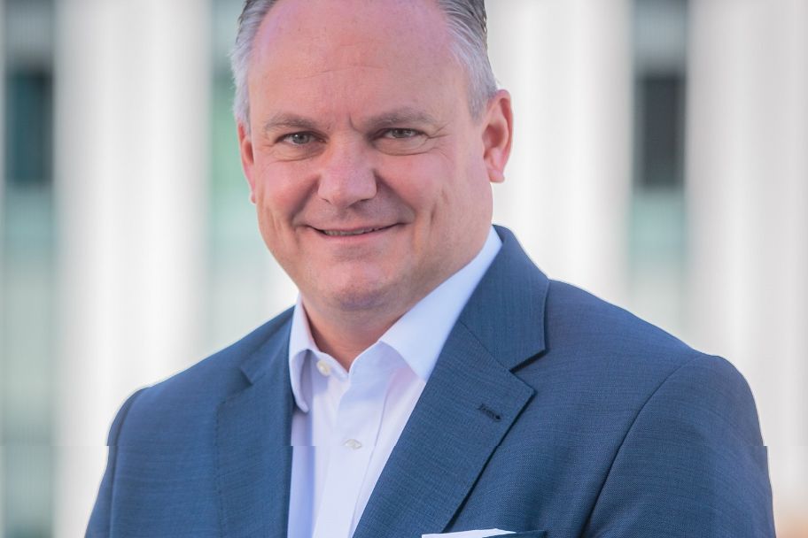 Dr. Christian Scharpf