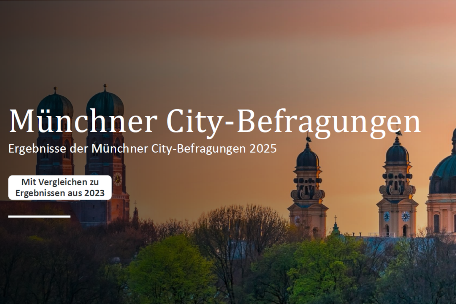 Titelbild der City-Befragungen 2025 - Kirchtürme München, Vordergrund: Englischer Garten