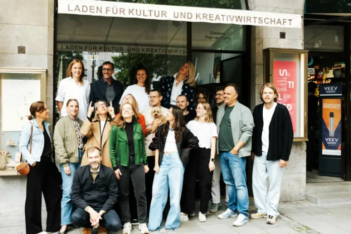 RUFFINI Mercato - die Beteiligten vor dem Laden