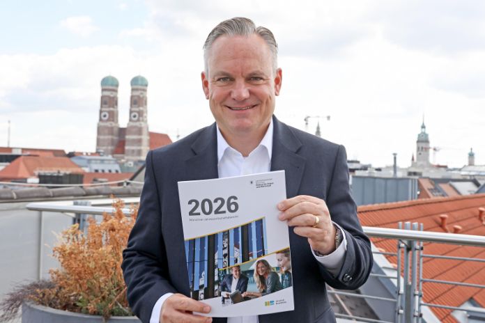 Dr. Christian Scharpf präsentiert den Jahreswirtschaftsbericht 2026
