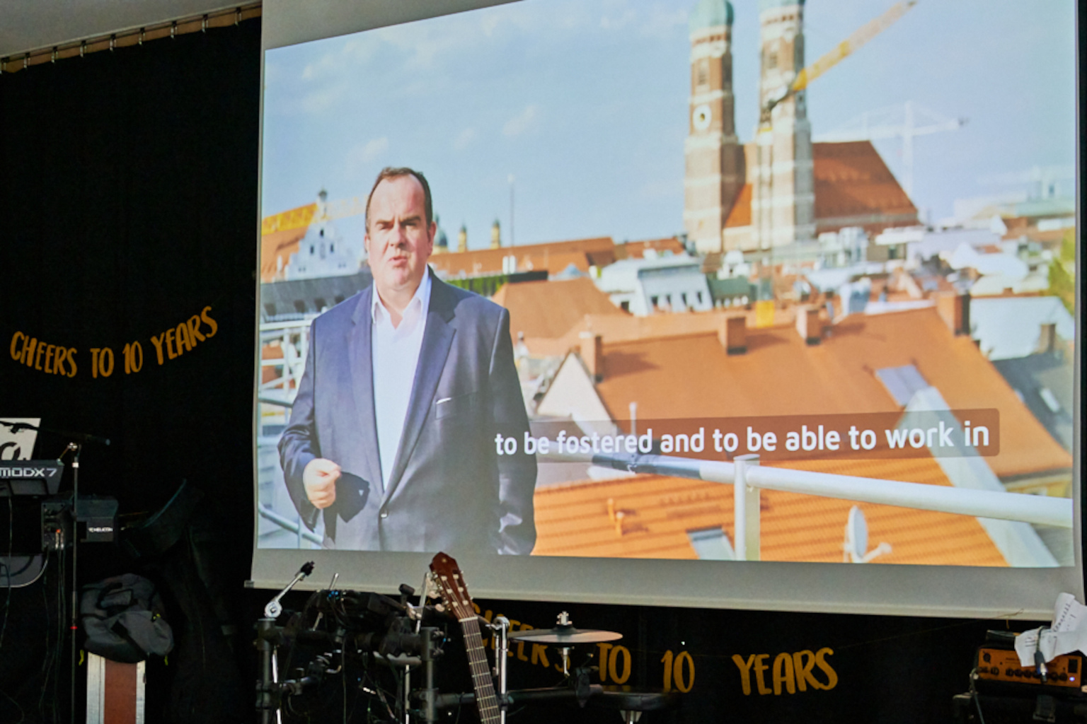 Clemens Baumgärtner auf der Video-Screen