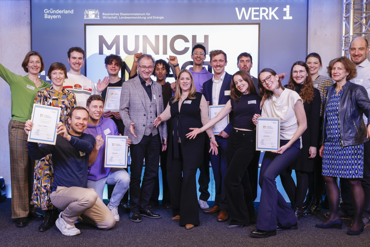 Personen auf der Bühne