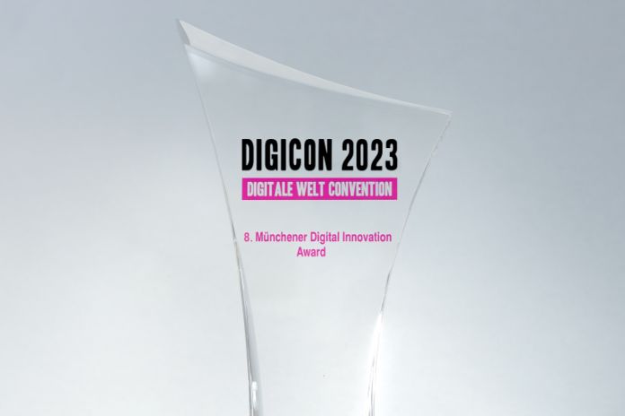 Bild des gläsernen Pokals des Digital Innovation Award